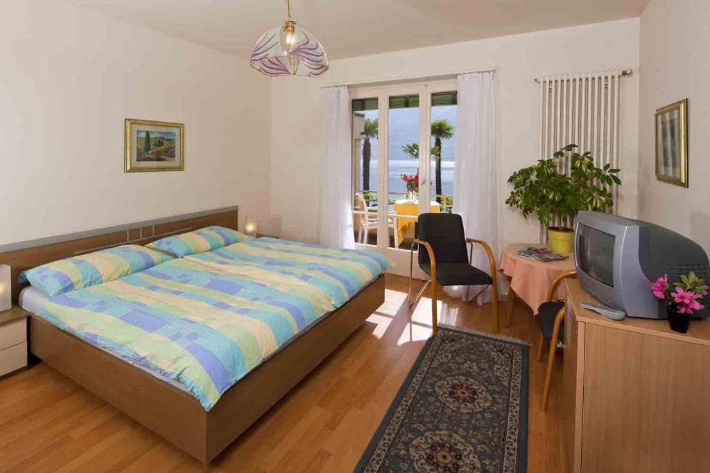 Hotel Primavera Брисаго Екстериор снимка
