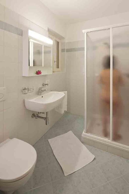 Hotel Primavera Брисаго Екстериор снимка